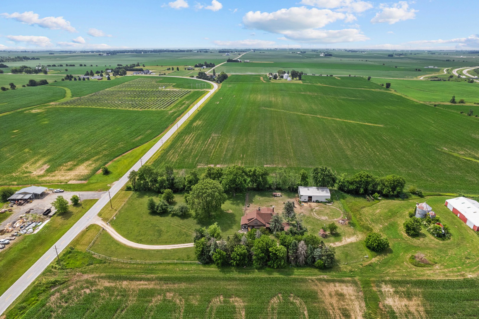 953 N Paw Paw Road Property Photo 5
