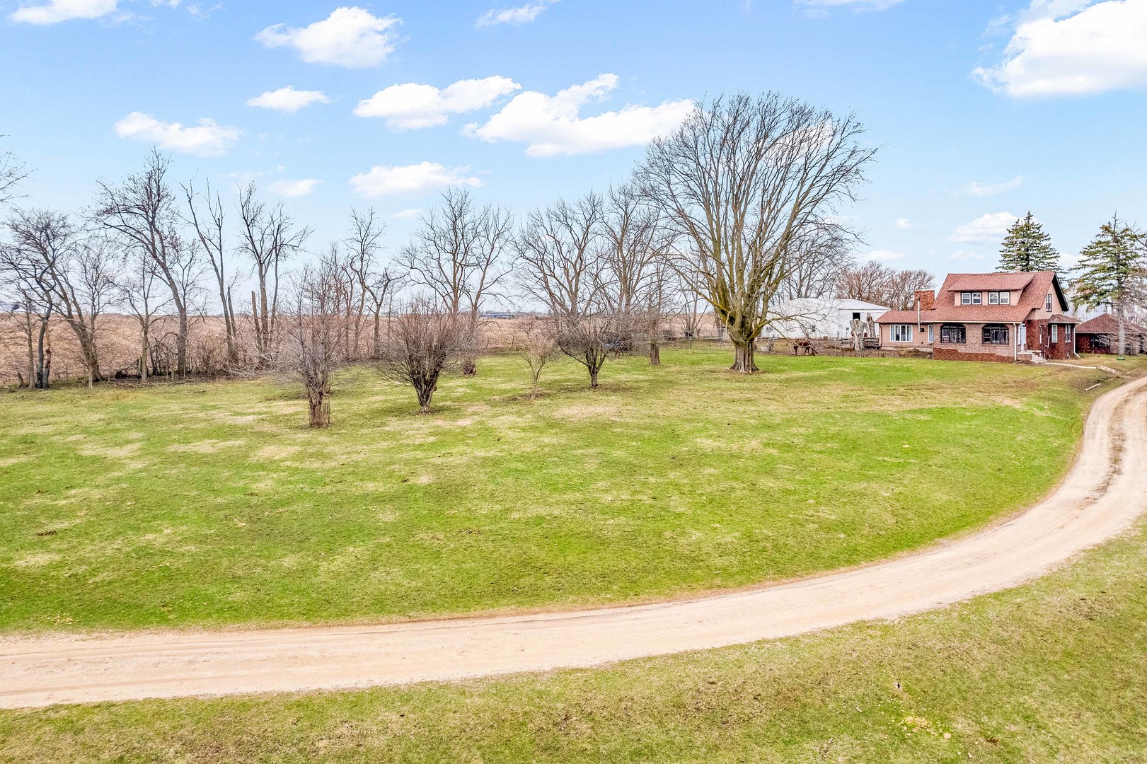 953 N Paw Paw Road Property Photo 6
