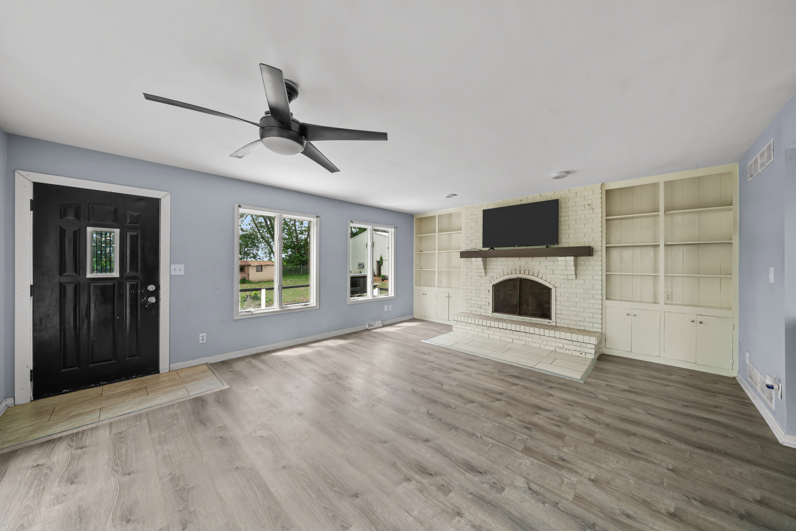 953 N Paw Paw Road Property Photo 10