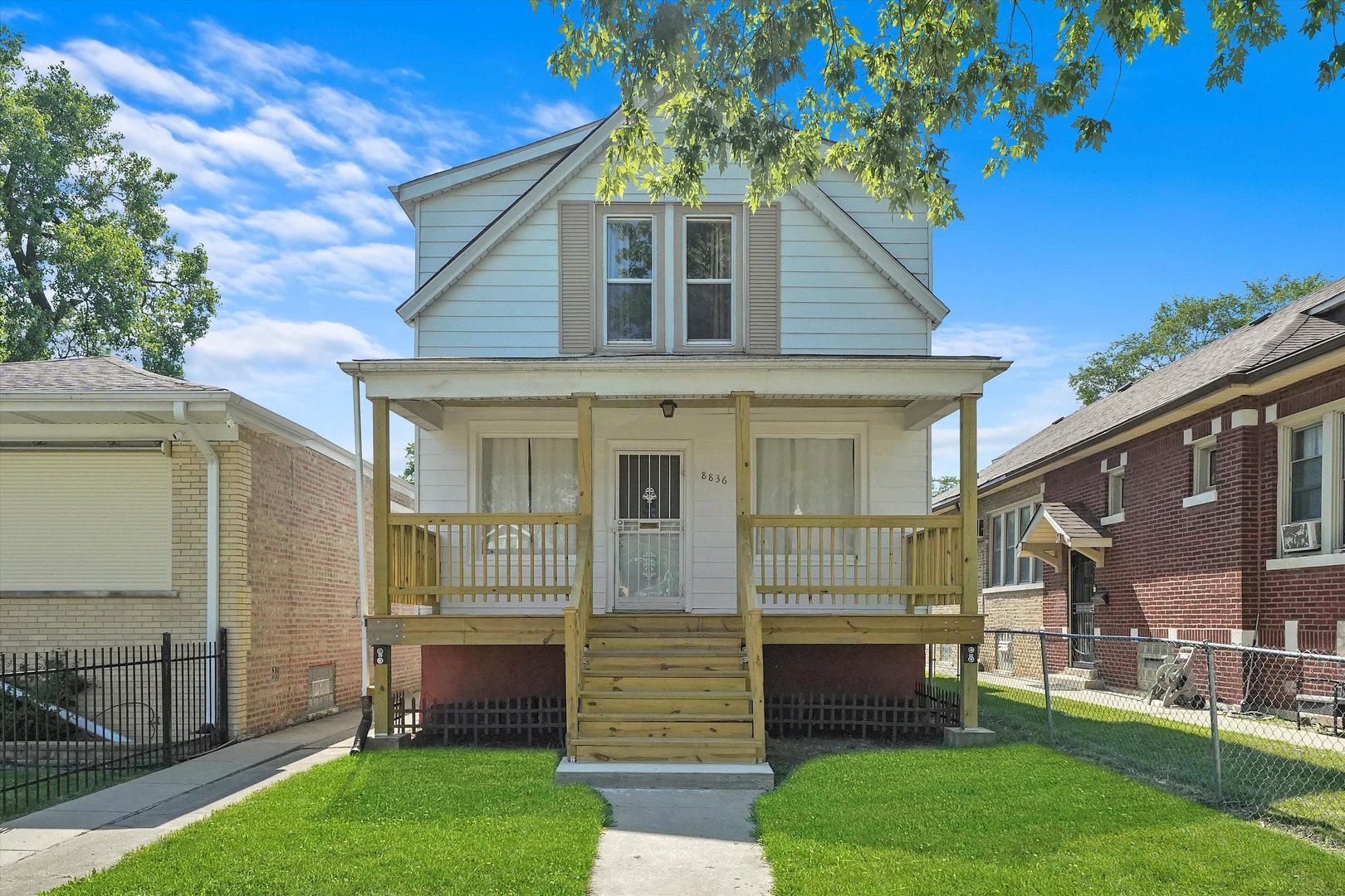 8836 S Carpenter Street Property Photo