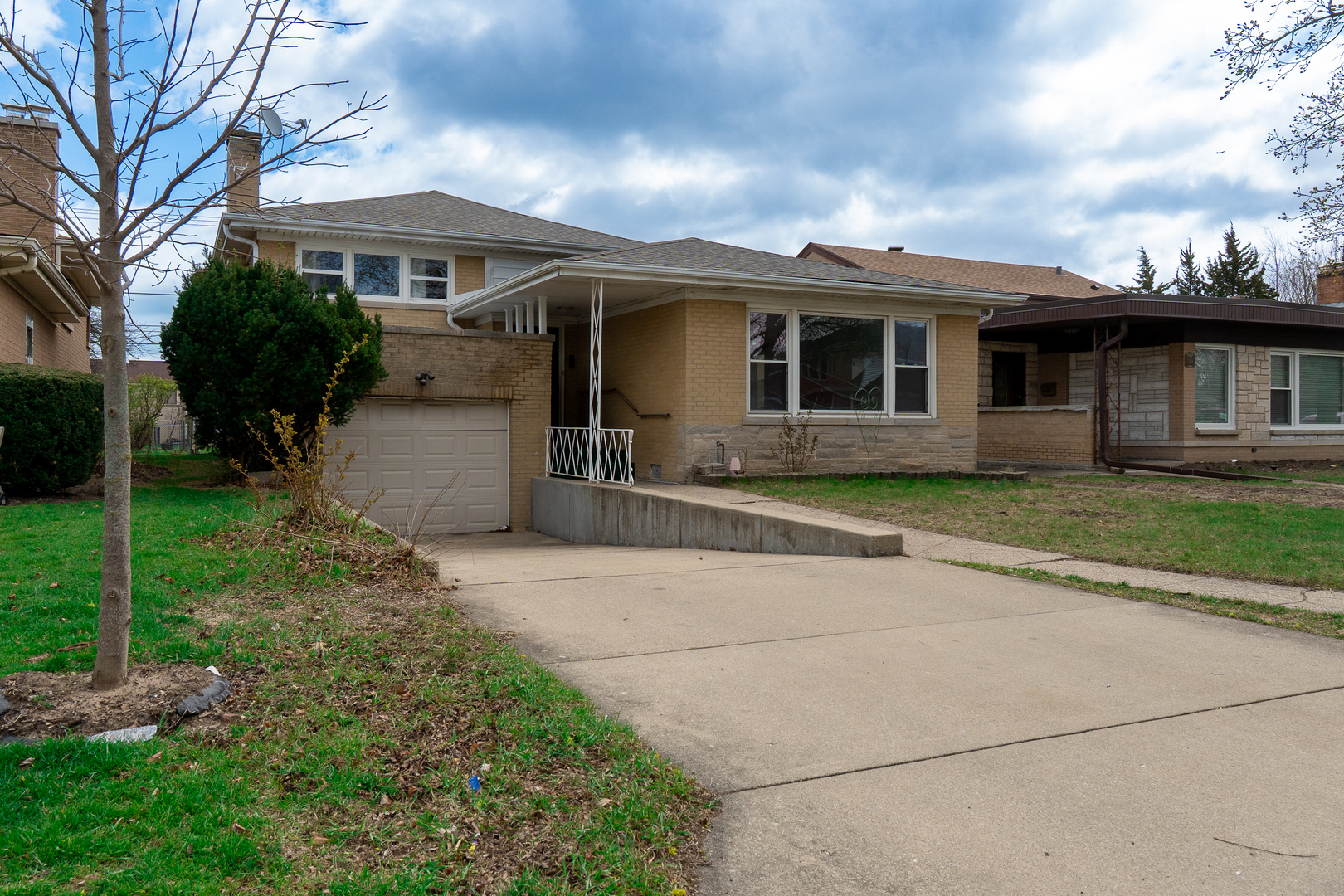 7323 N Karlov Avenue Property Photo