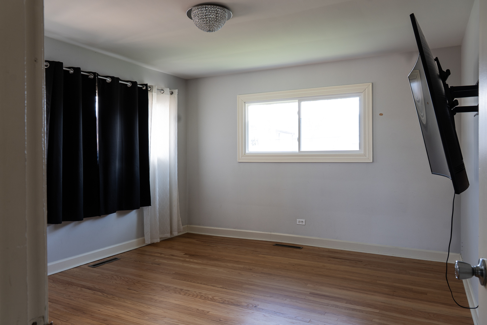 7323 N Karlov Avenue Property Photo 7