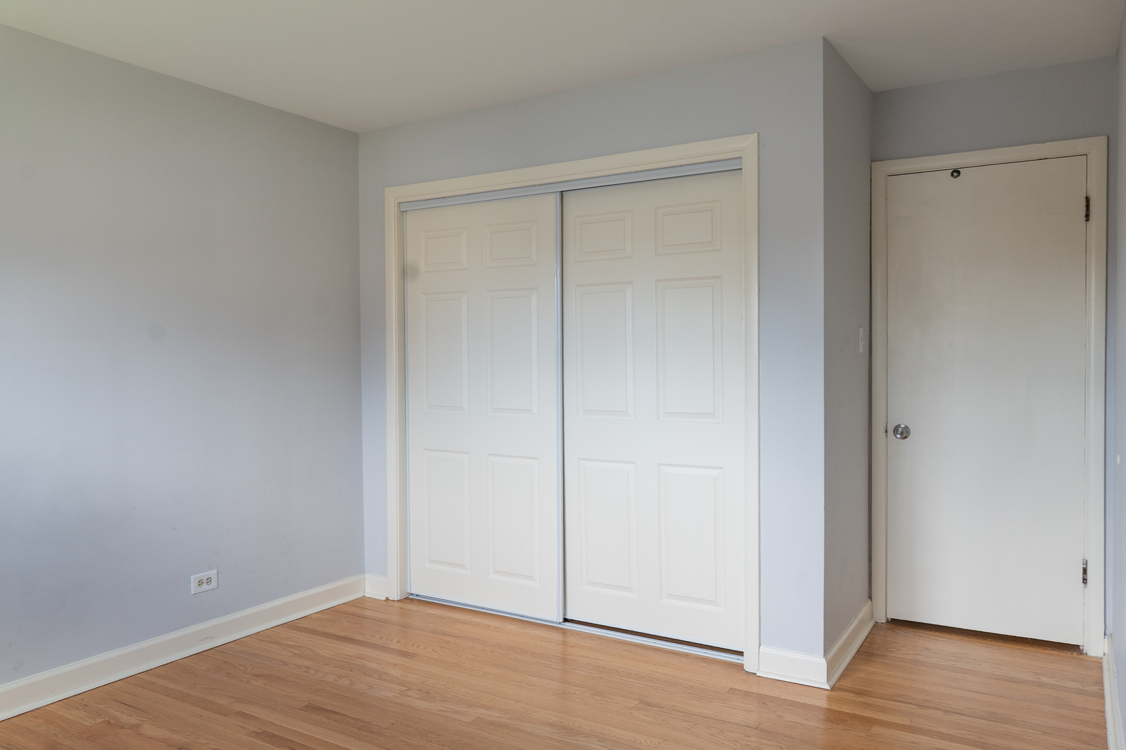 7323 N Karlov Avenue Property Photo 8