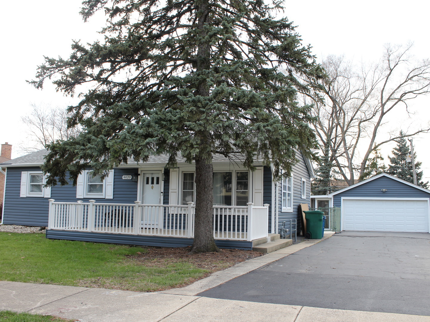 8020 Leamington Avenue Property Photo