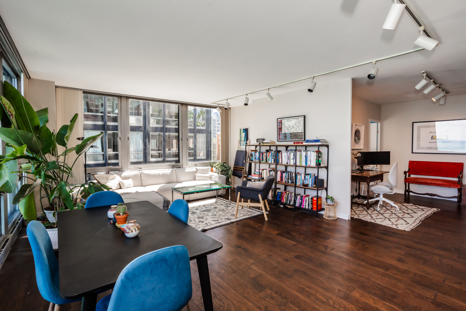 880 N Lake Shore Drive 17d Property Photo 5