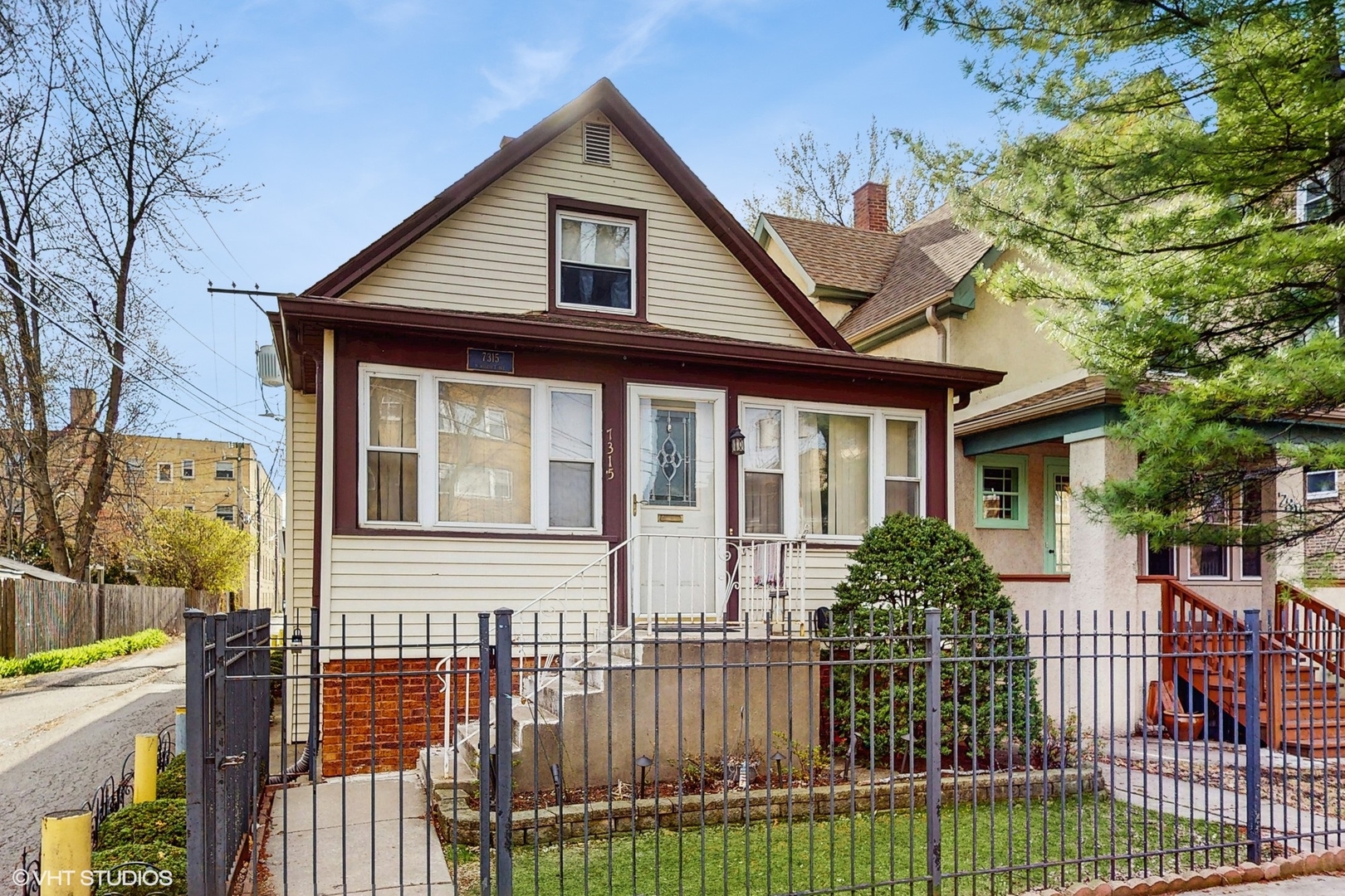7315 N Wolcott Avenue Property Photo