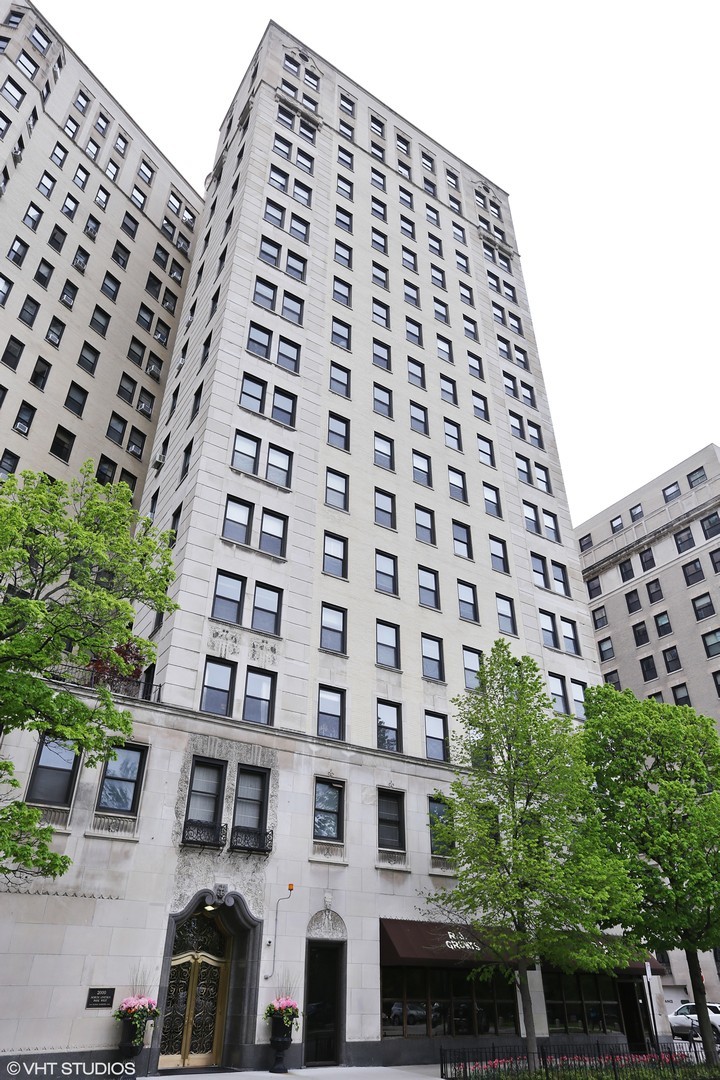 2000 N Lincoln Park W Property Photo 1