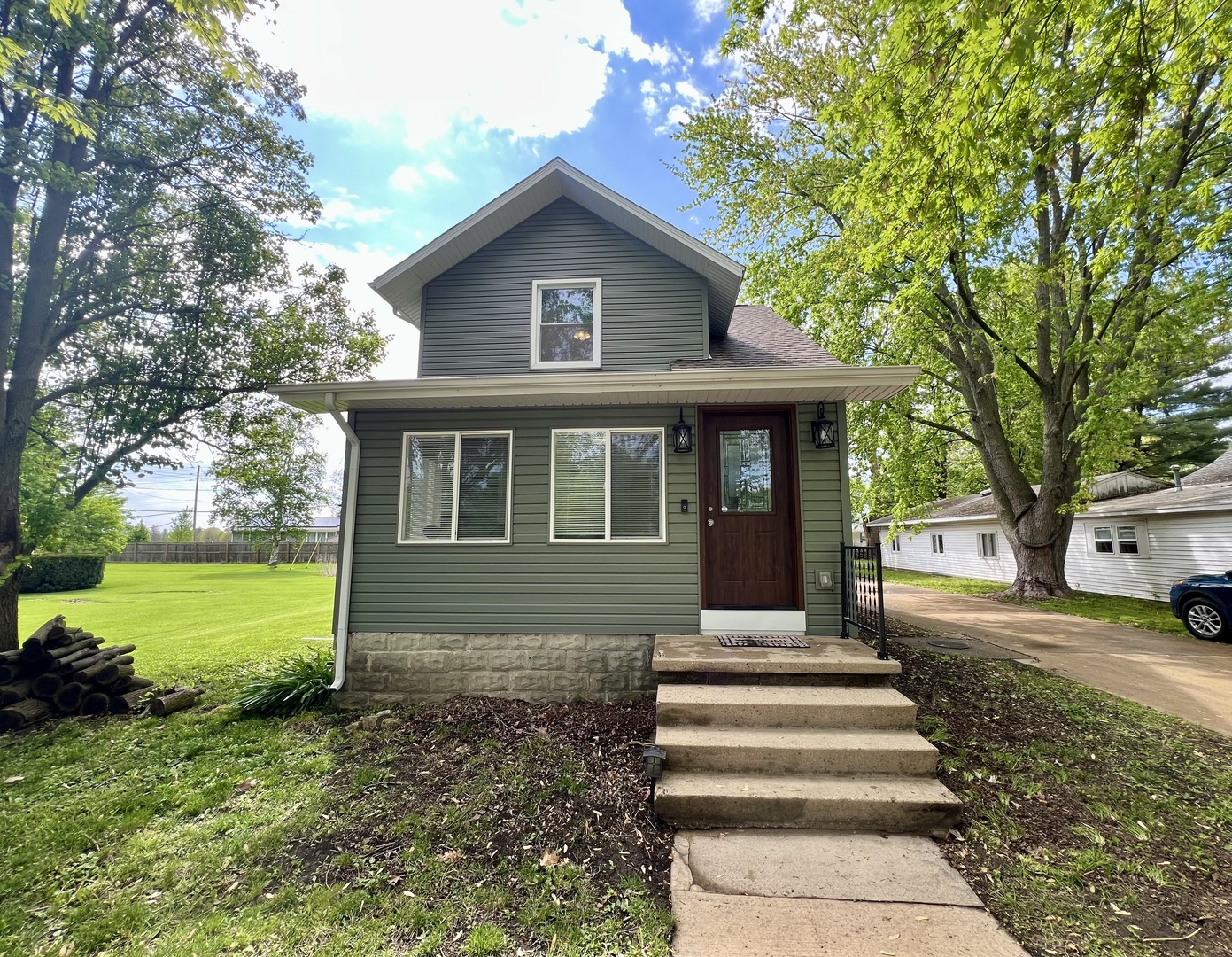 209 S Chestnut Street Property Photo 3