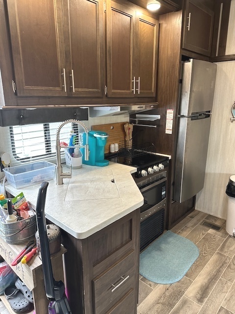 6-87 Woodhaven Lakes Property Photo 6