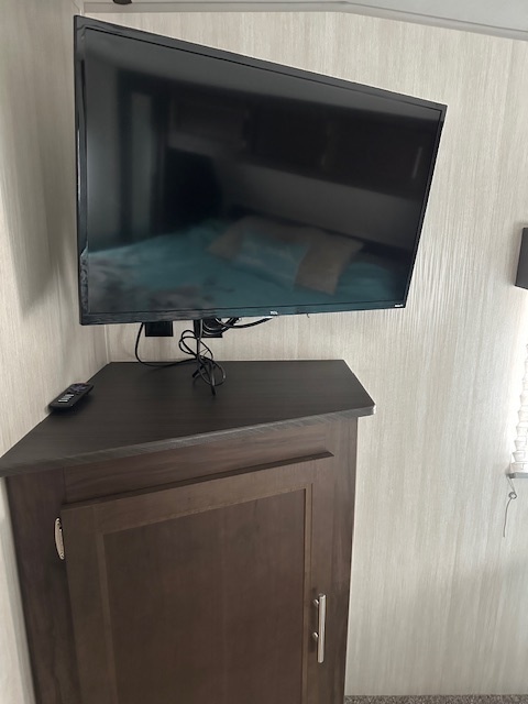 6-87 Woodhaven Lakes Property Photo 9