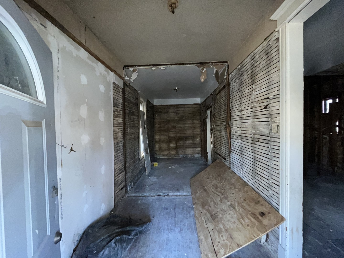 1635 S Kedvale Ave Property Photo 3