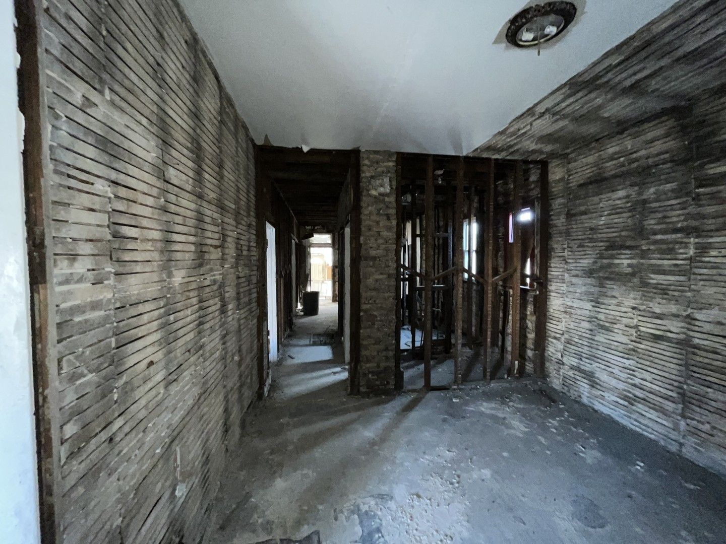 1635 S Kedvale Ave Property Photo 5