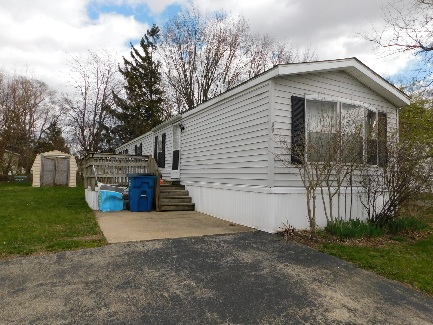 69 Apple Lane Property Photo