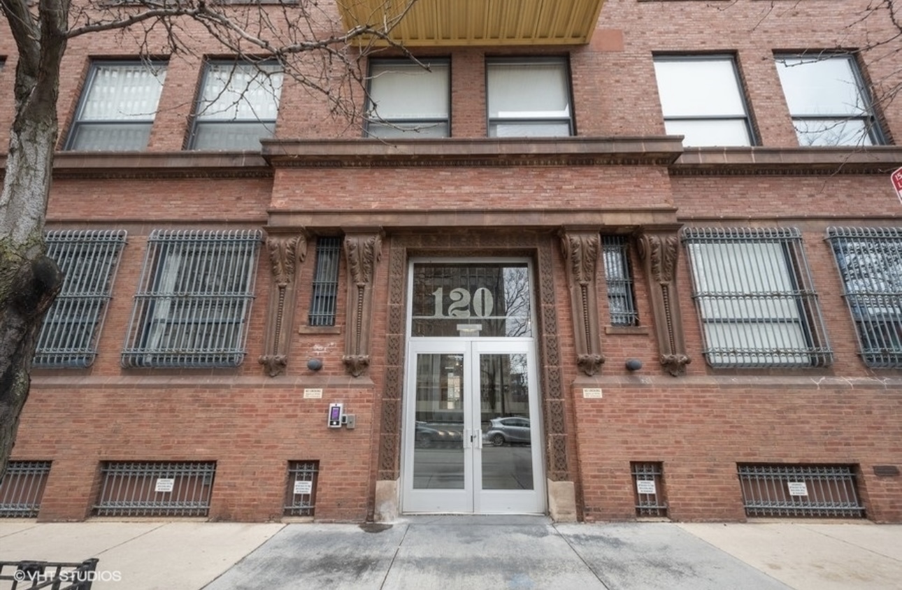 1910 S Indiana Avenue 514 Property Photo 1