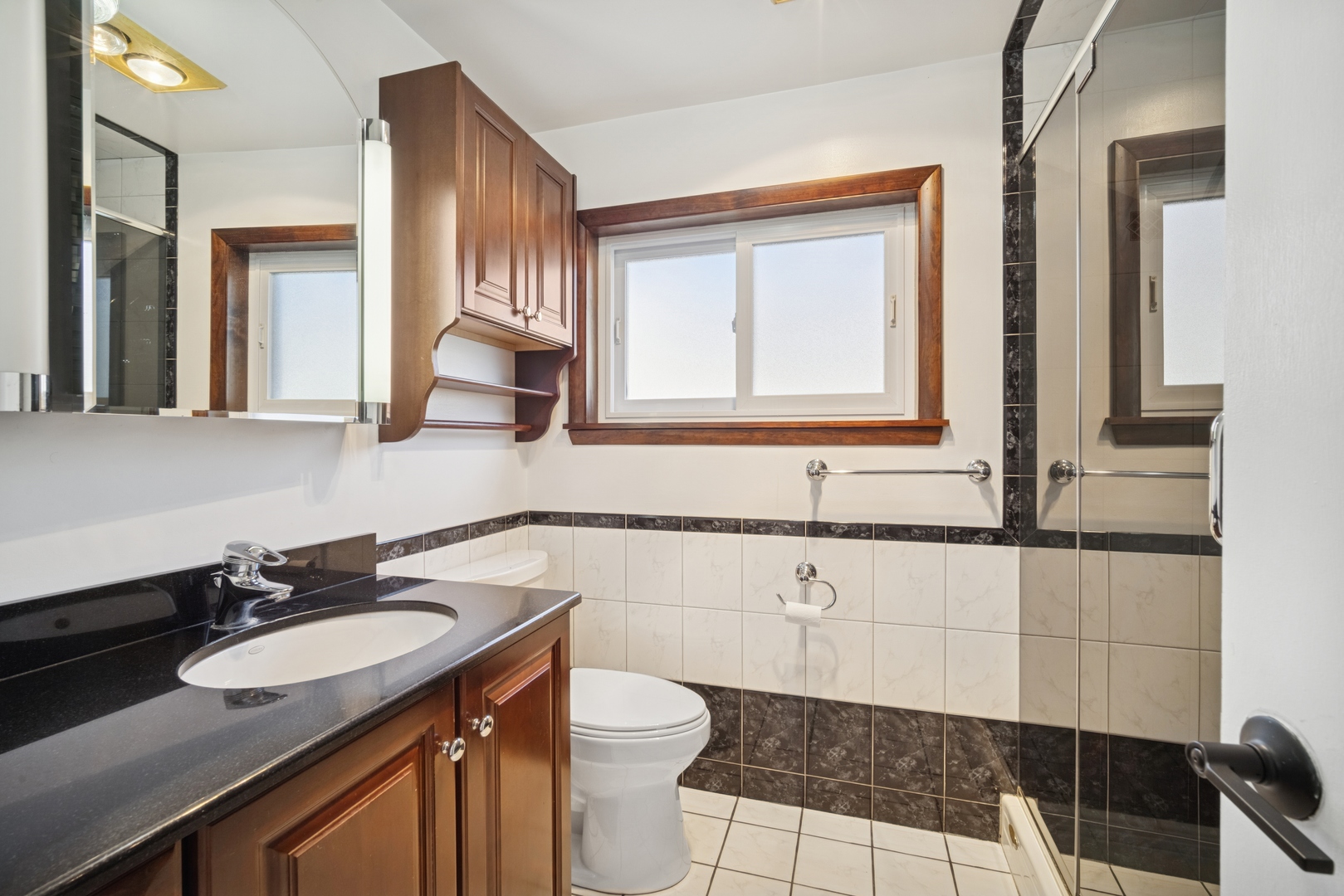 9249 Kildare Avenue Property Photo 8