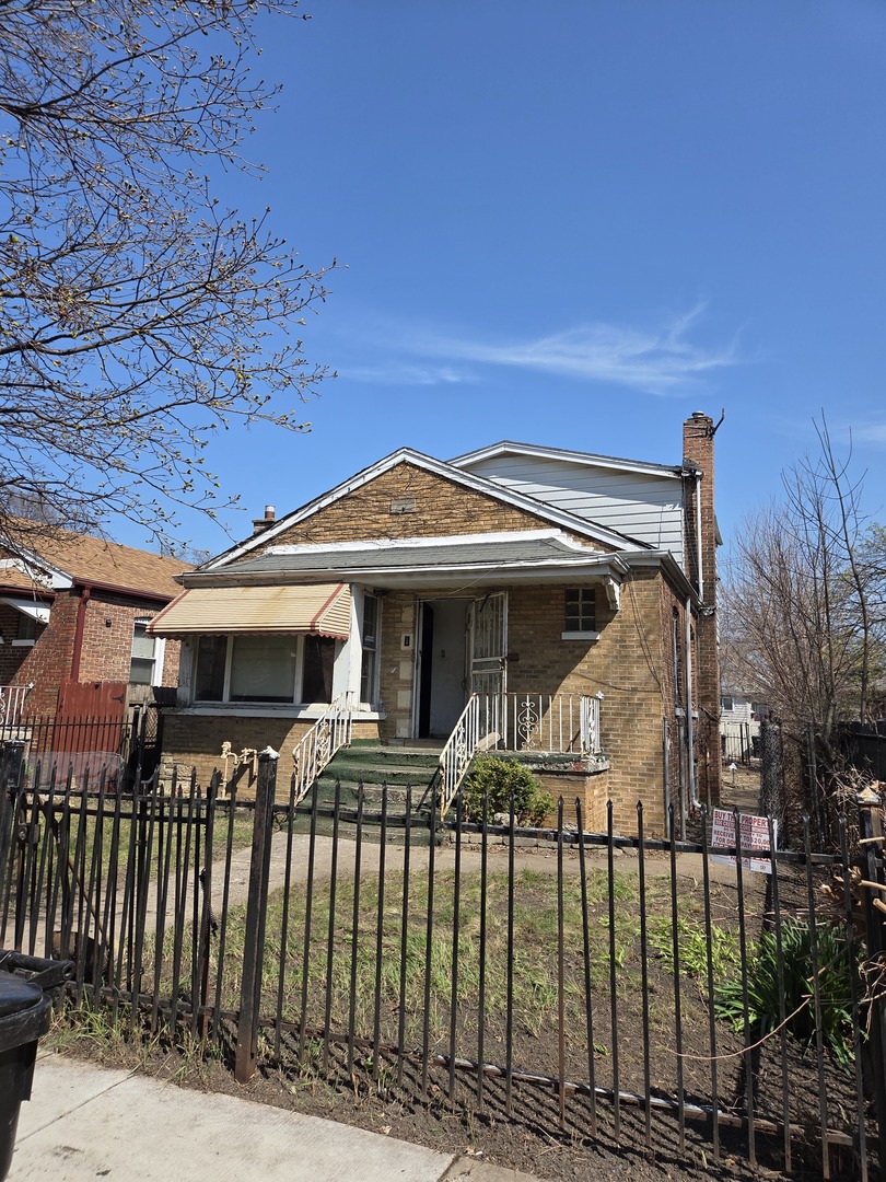 10511 S yates Avenue Property Photo 1