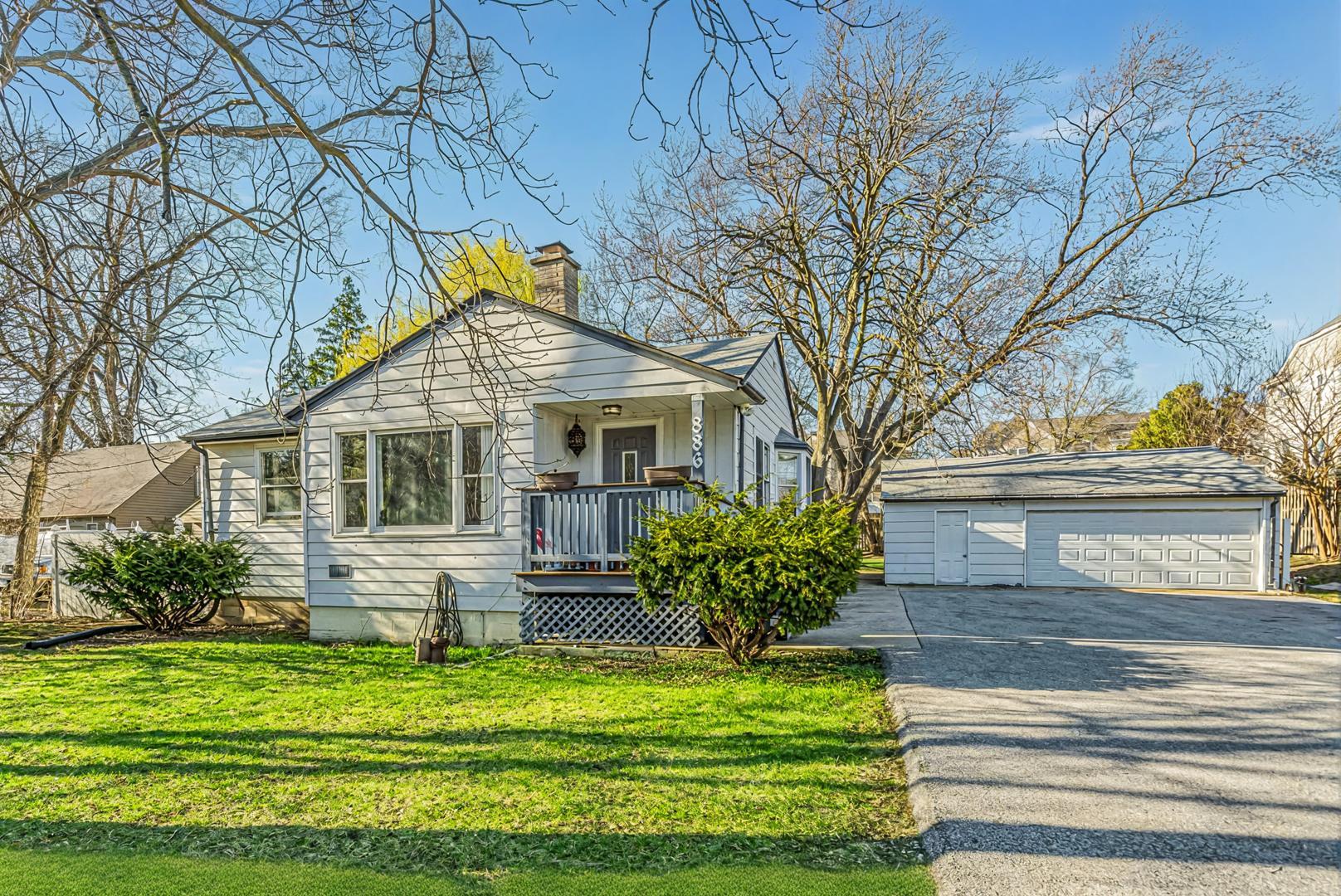 886 W Palatine Road Property Photo 1