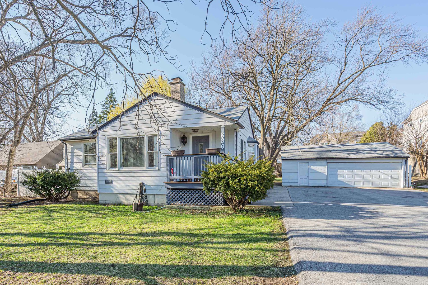 886 W Palatine Road Property Photo 2