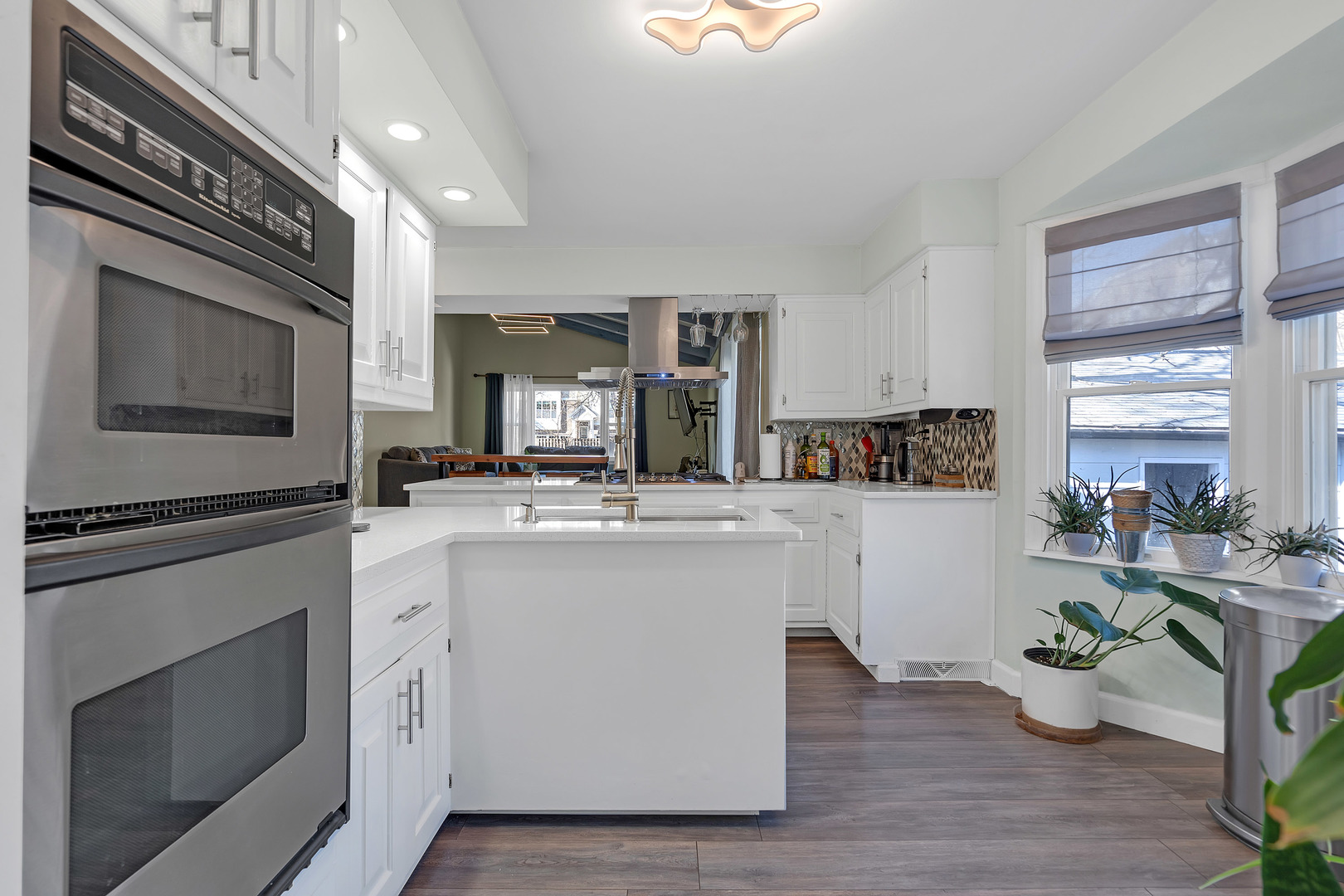 886 W Palatine Road Property Photo 8