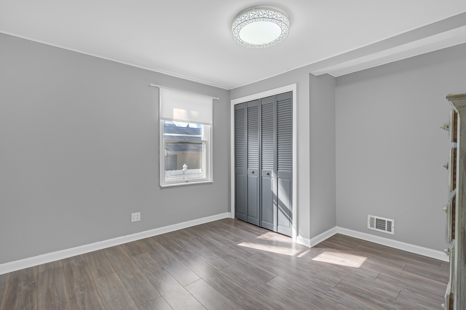 886 W Palatine Road Property Photo 15