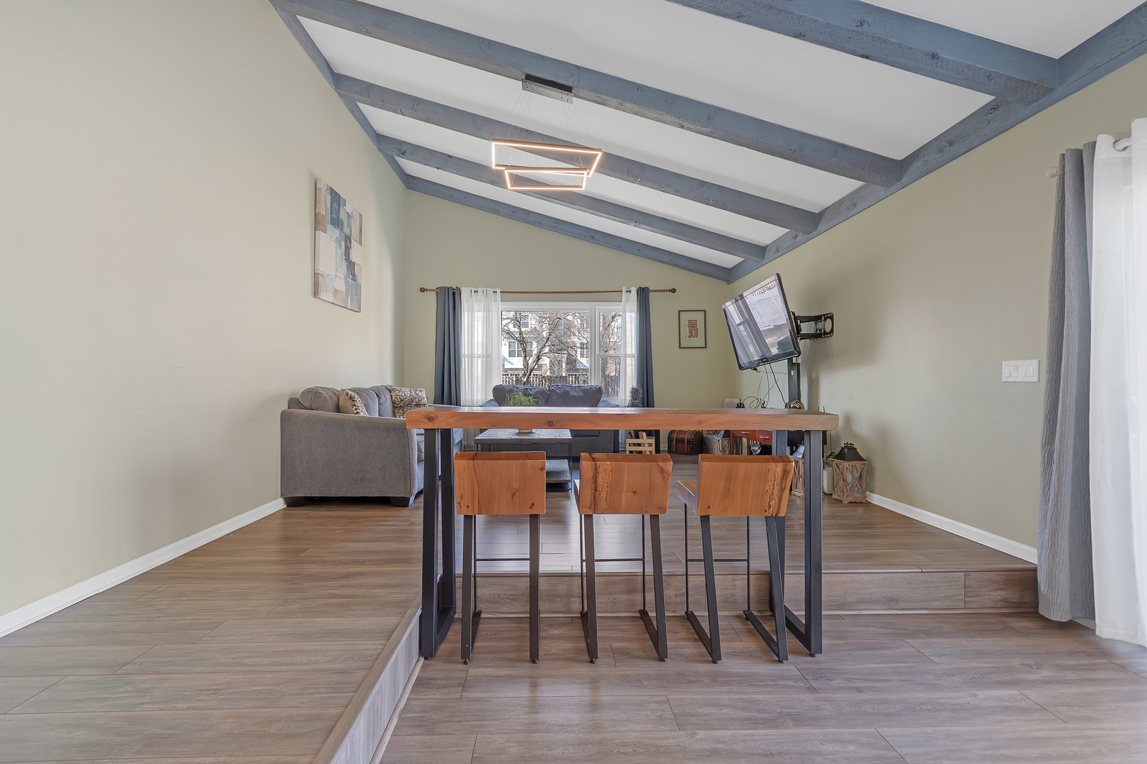 886 W Palatine Road Property Photo 19