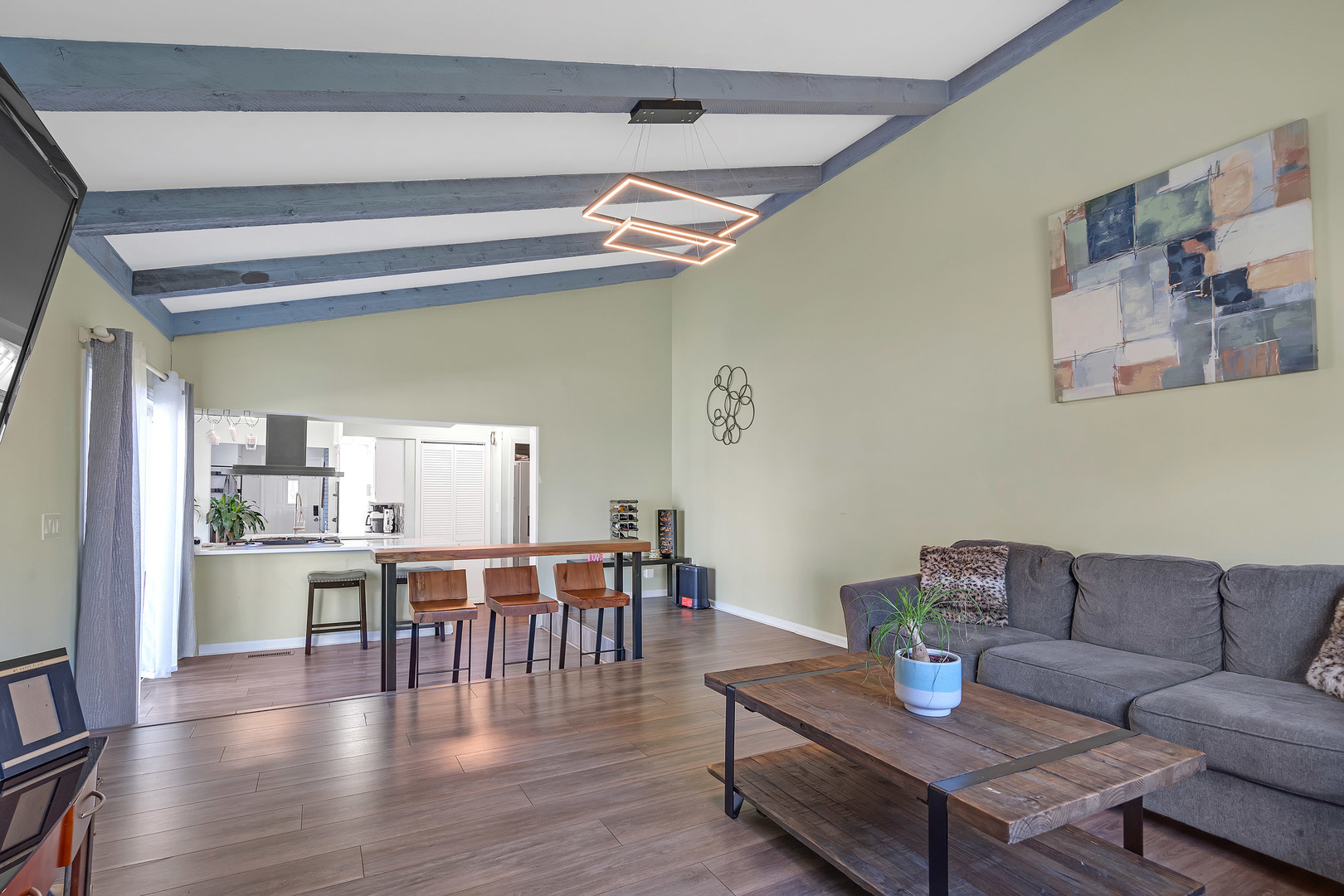 886 W Palatine Road Property Photo 21