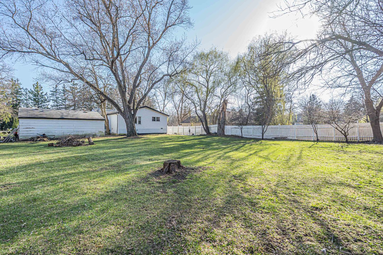 886 W Palatine Road Property Photo 25
