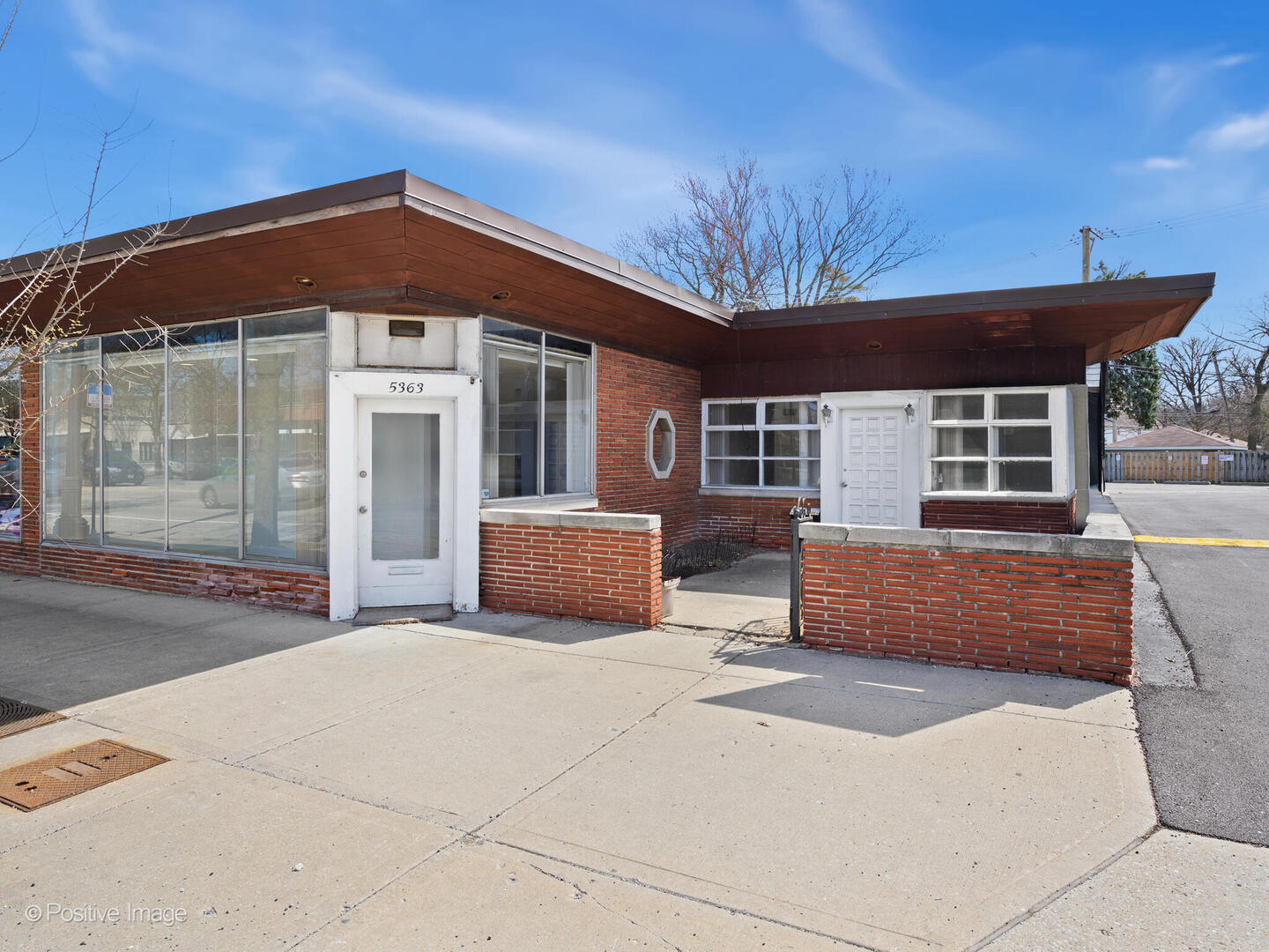 5365 W Devon Avenue Property Photo 2