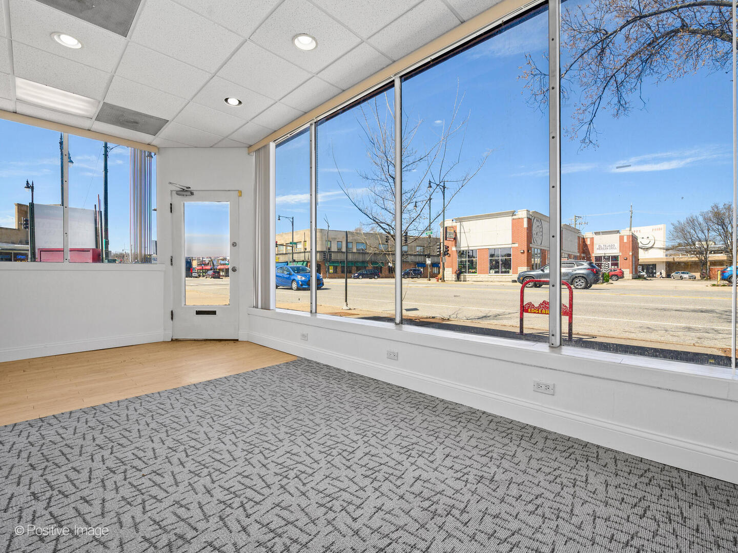5365 W Devon Avenue Property Photo 11
