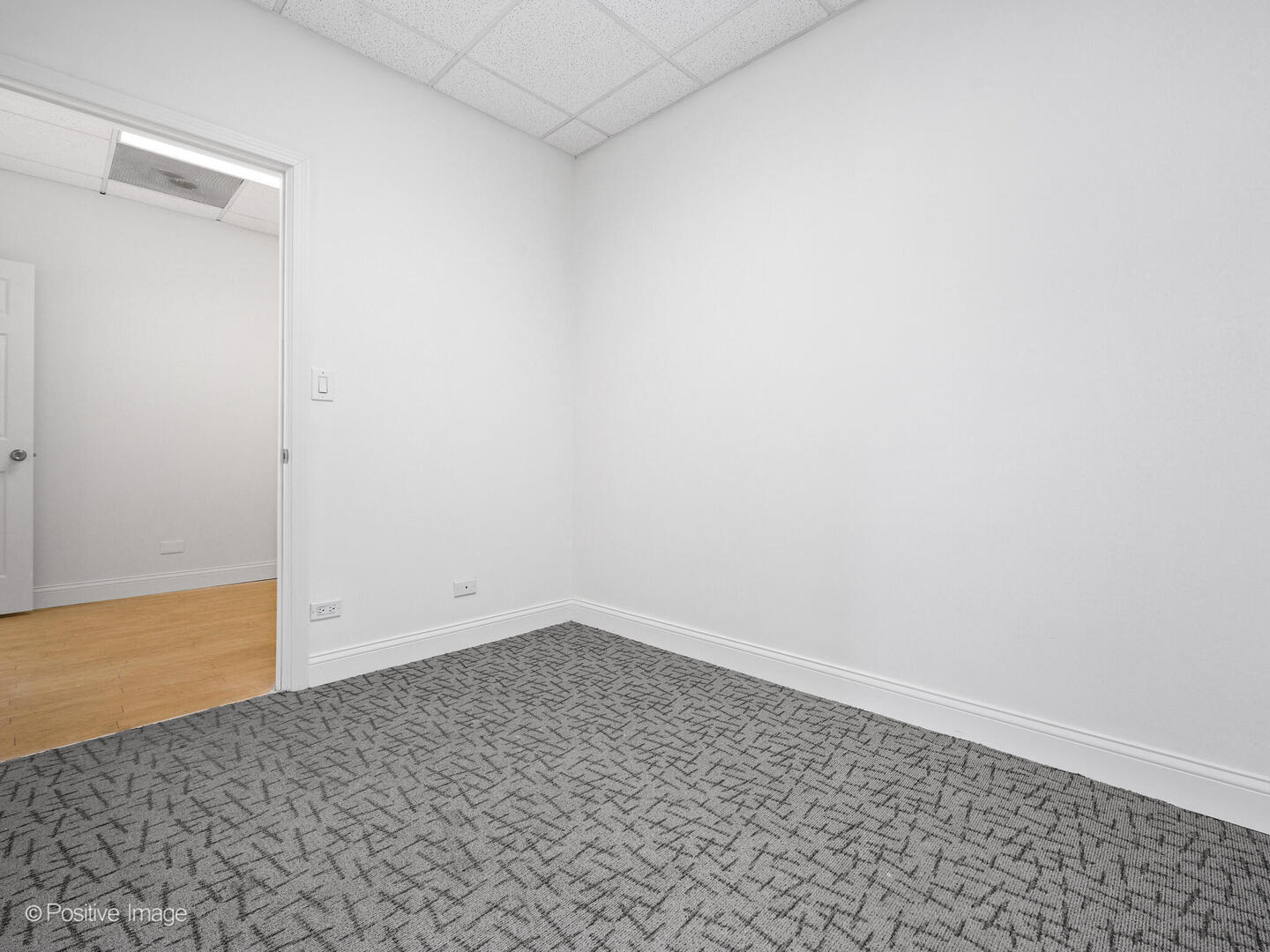 5365 W Devon Avenue Property Photo 14