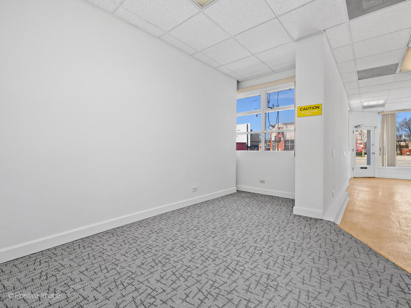 5365 W Devon Avenue Property Photo 16