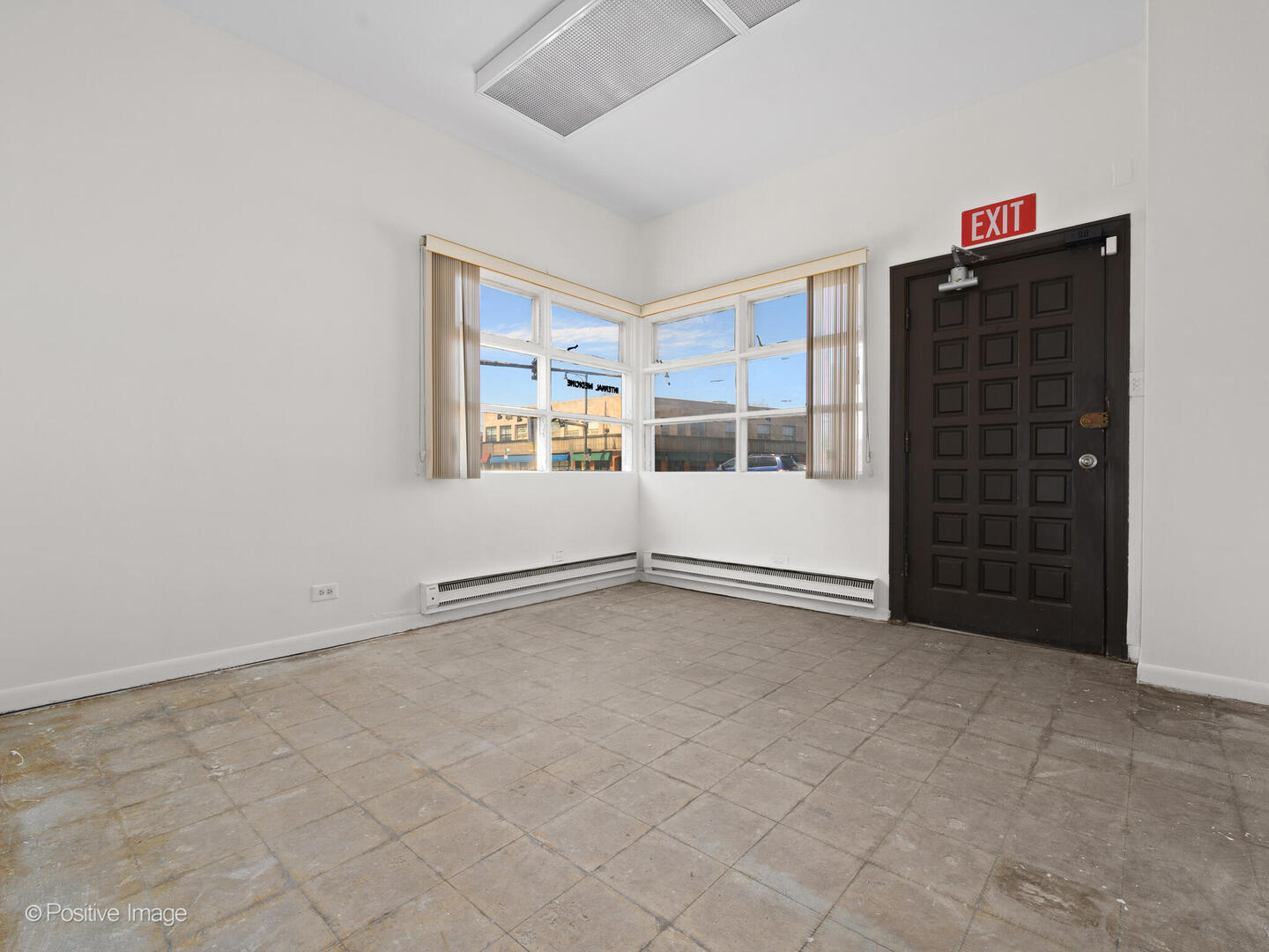 5365 W Devon Avenue Property Photo 18