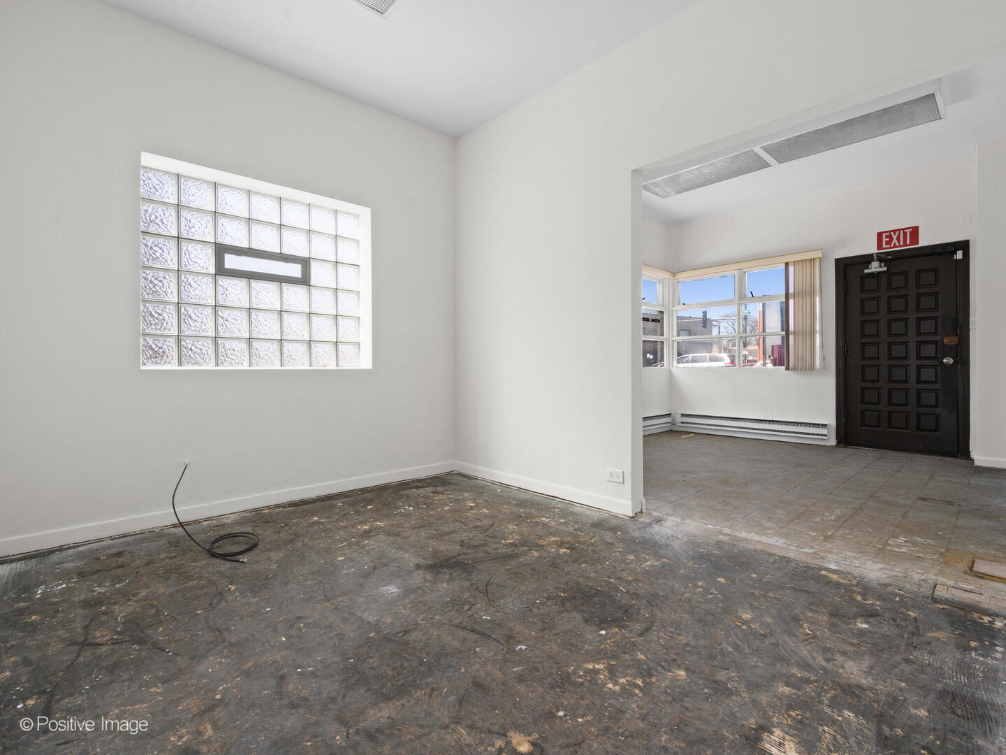5365 W Devon Avenue Property Photo 20