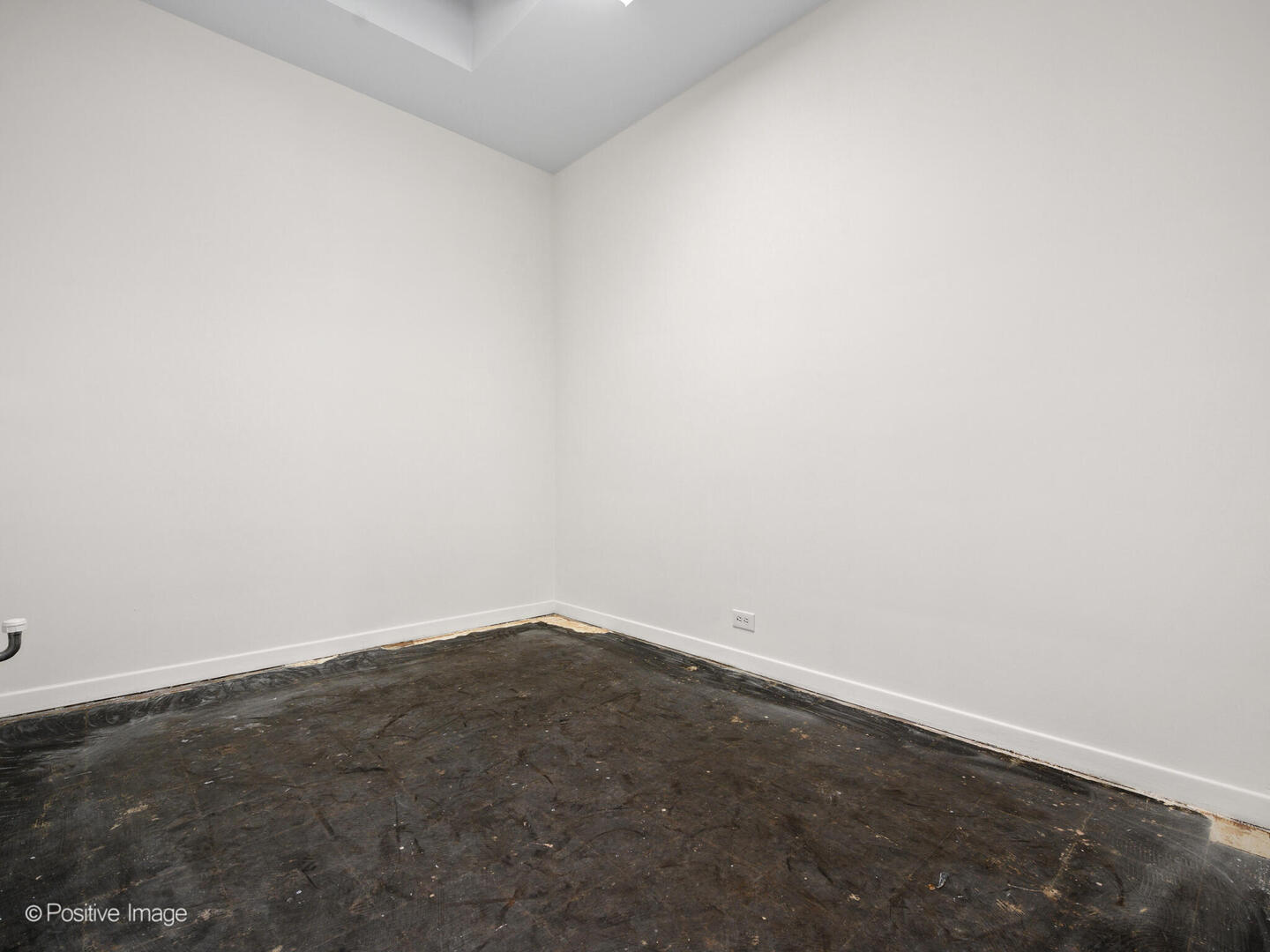 5365 W Devon Avenue Property Photo 21