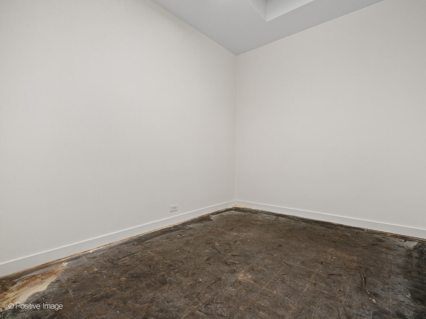 5365 W Devon Avenue Property Photo 22