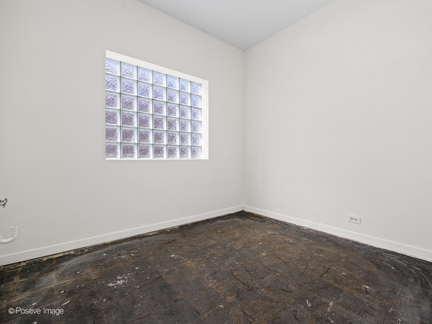 5365 W Devon Avenue Property Photo 26