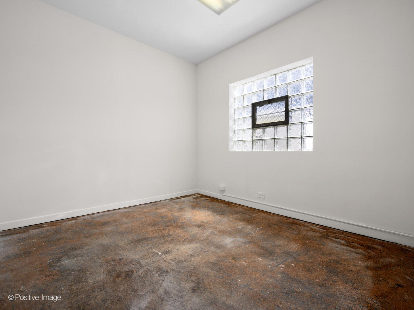 5365 W Devon Avenue Property Photo 27