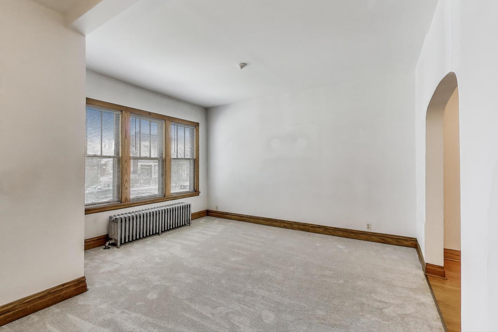 2125 W Walton Street Property Photo 3