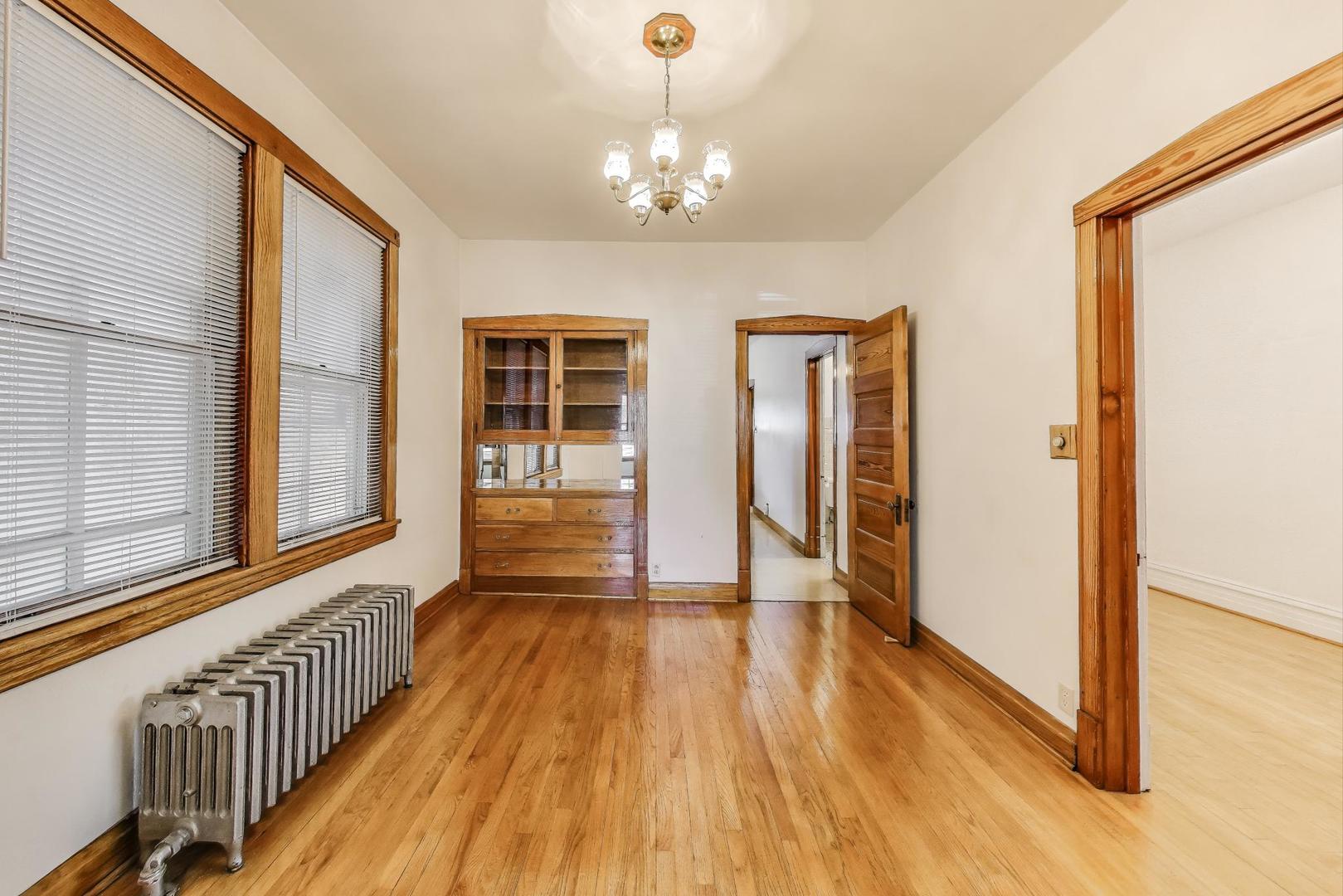 2125 W Walton Street Property Photo 5
