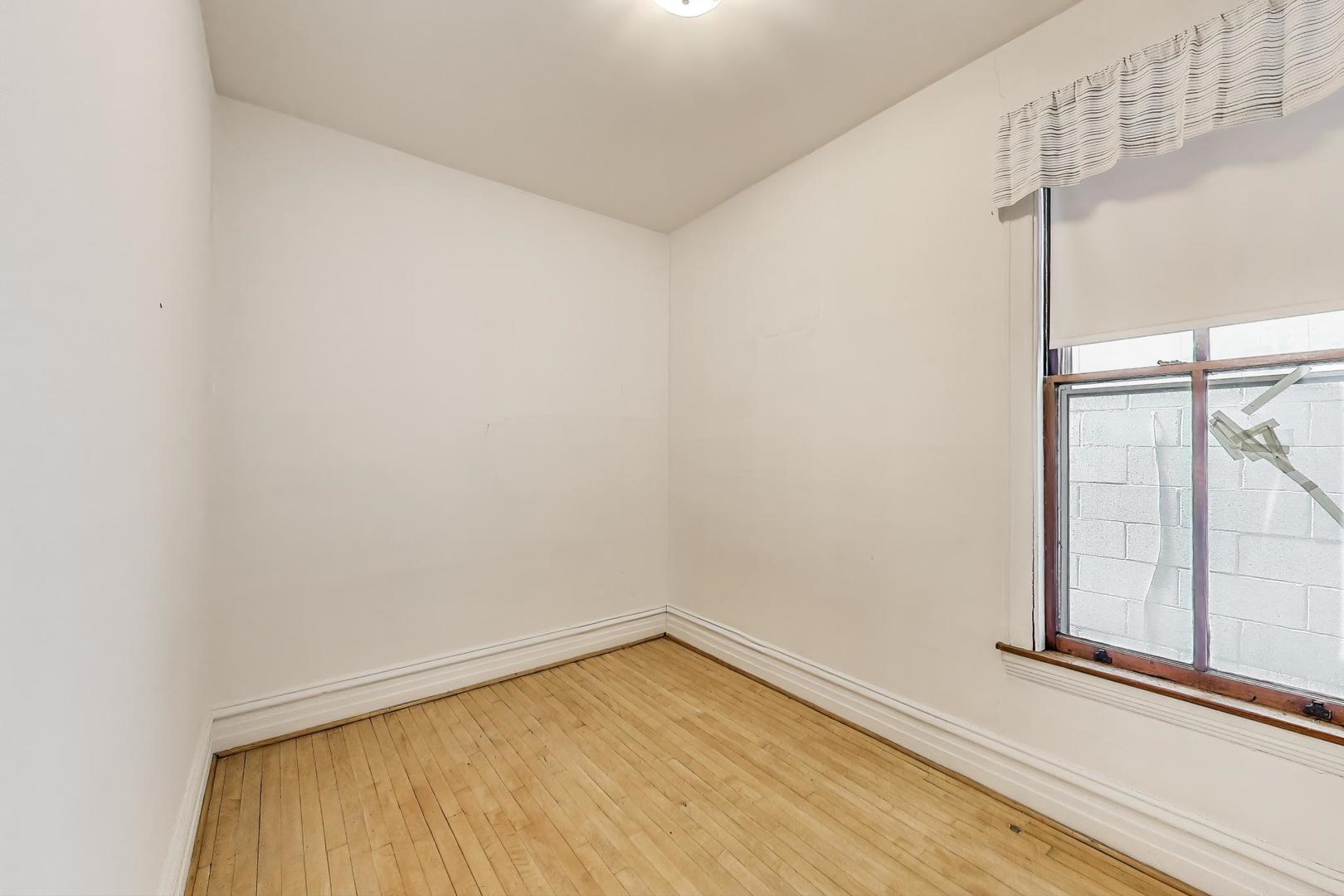 2125 W Walton Street Property Photo 11