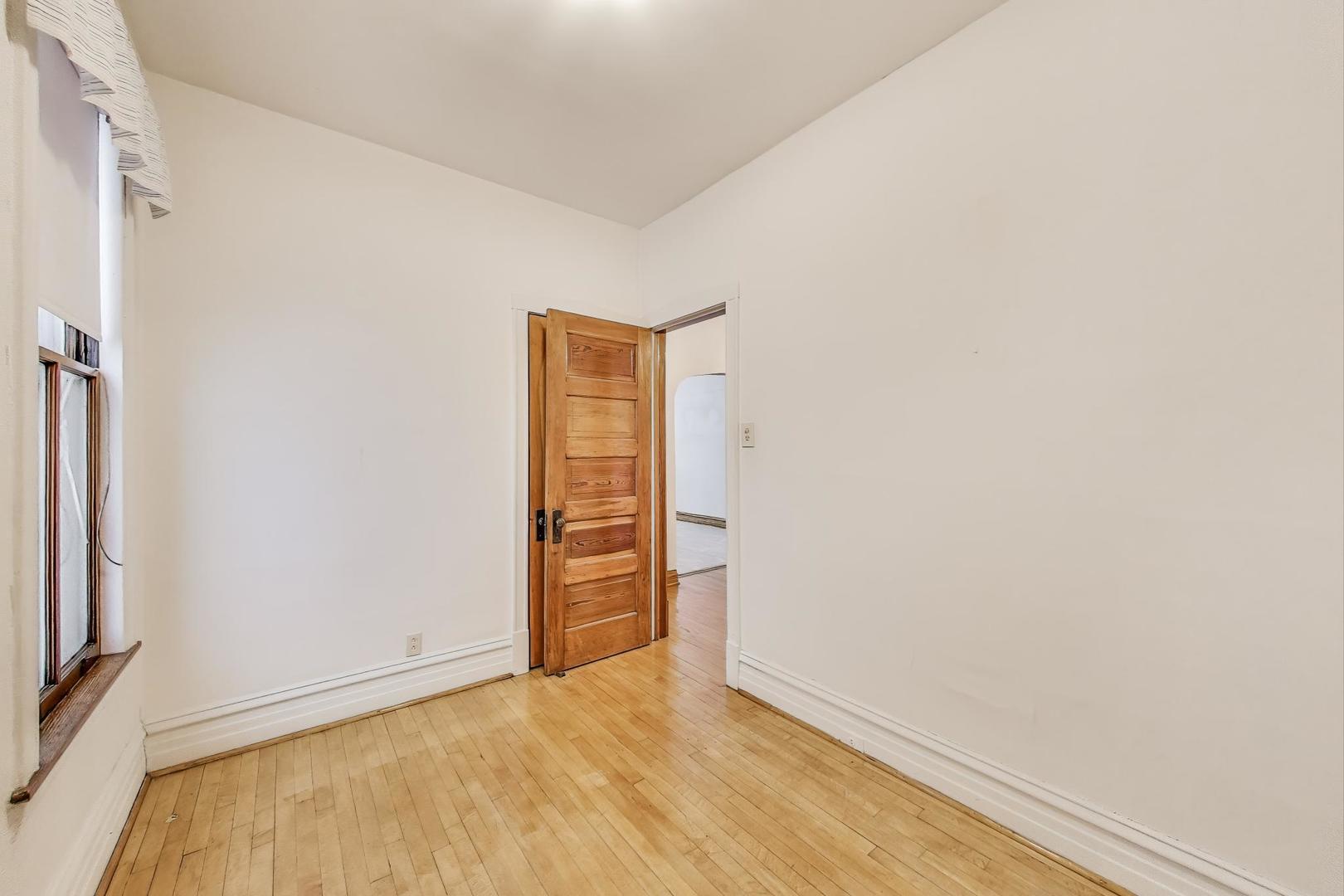 2125 W Walton Street Property Photo 12