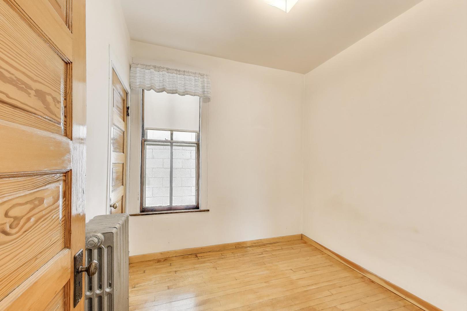 2125 W Walton Street Property Photo 13