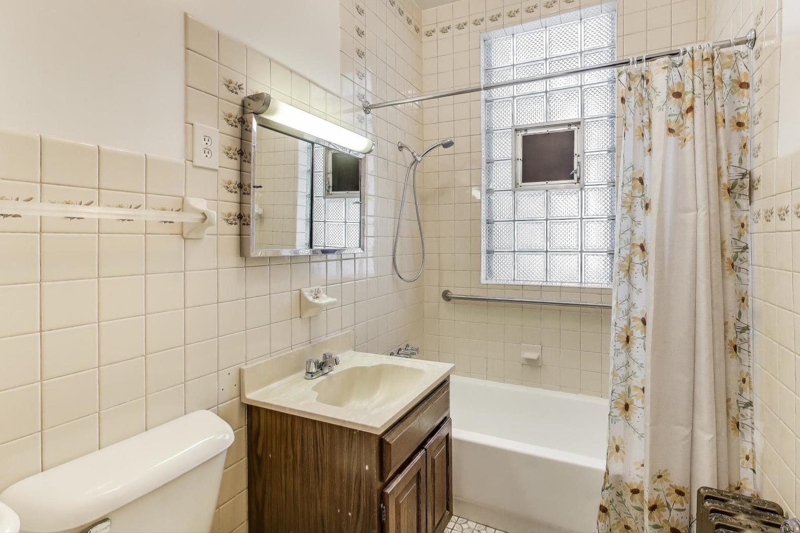 2125 W Walton Street Property Photo 14