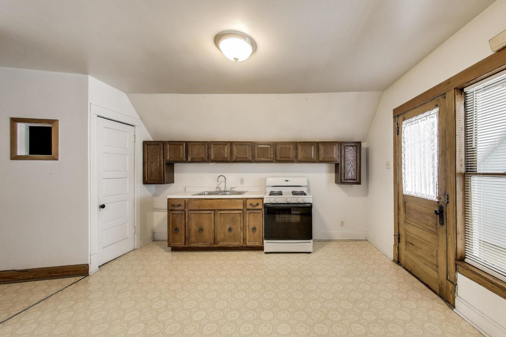 2125 W Walton Street Property Photo 20