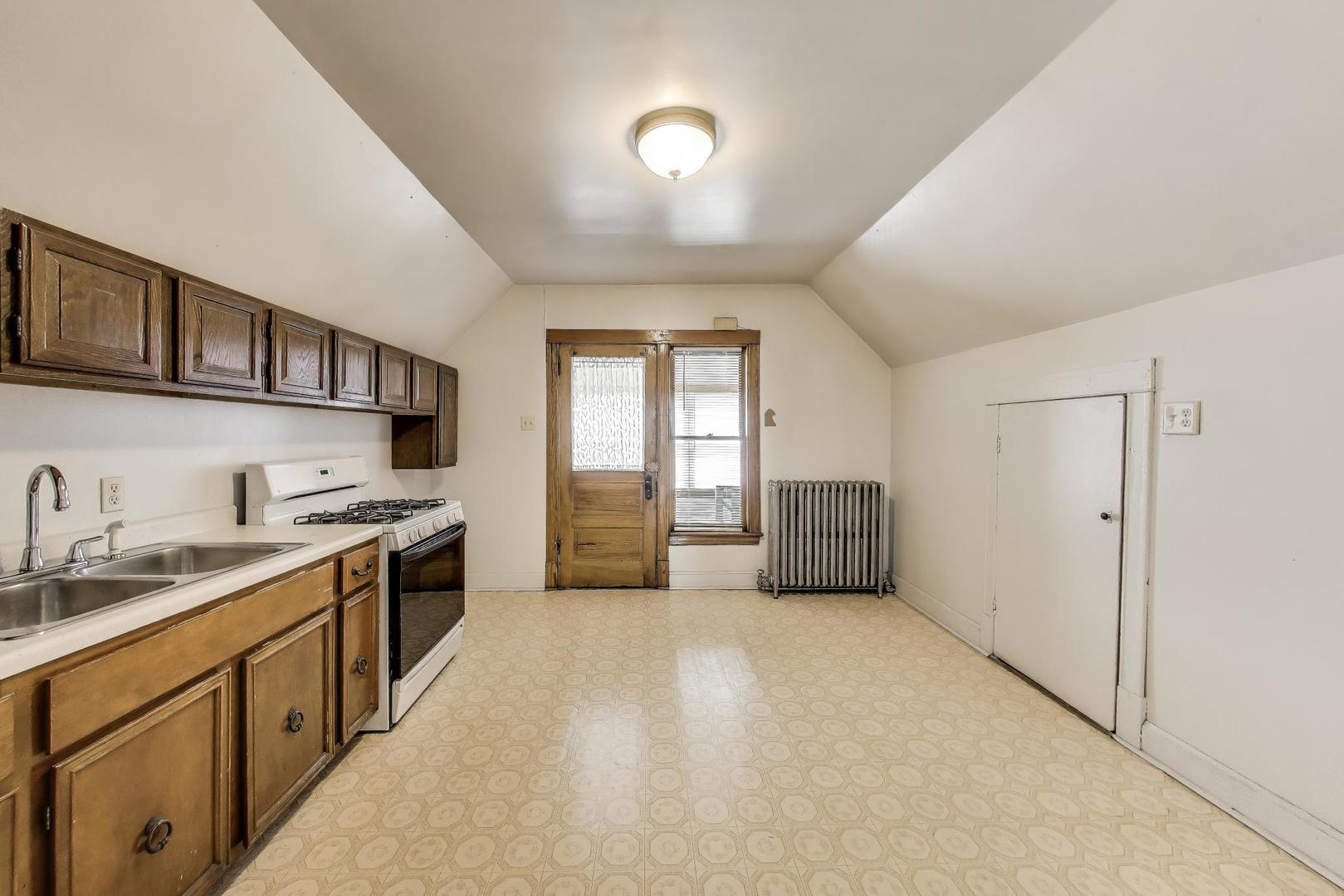 2125 W Walton Street Property Photo 21