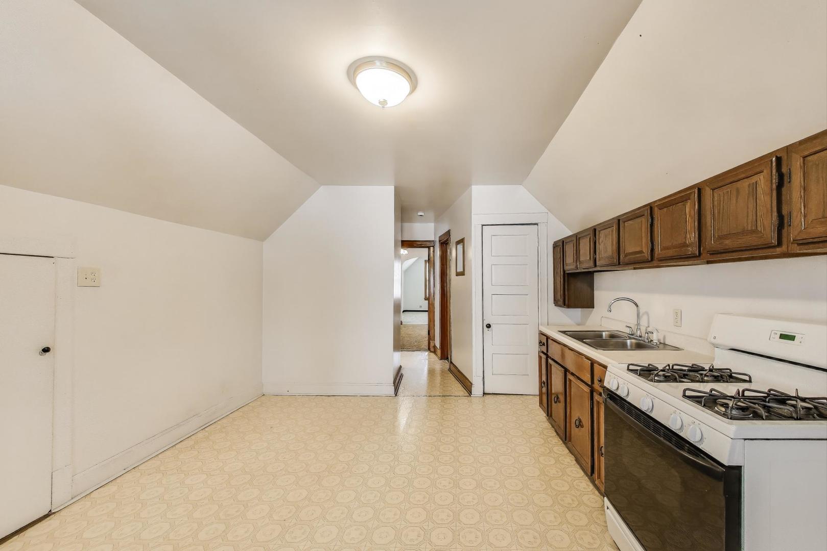 2125 W Walton Street Property Photo 22