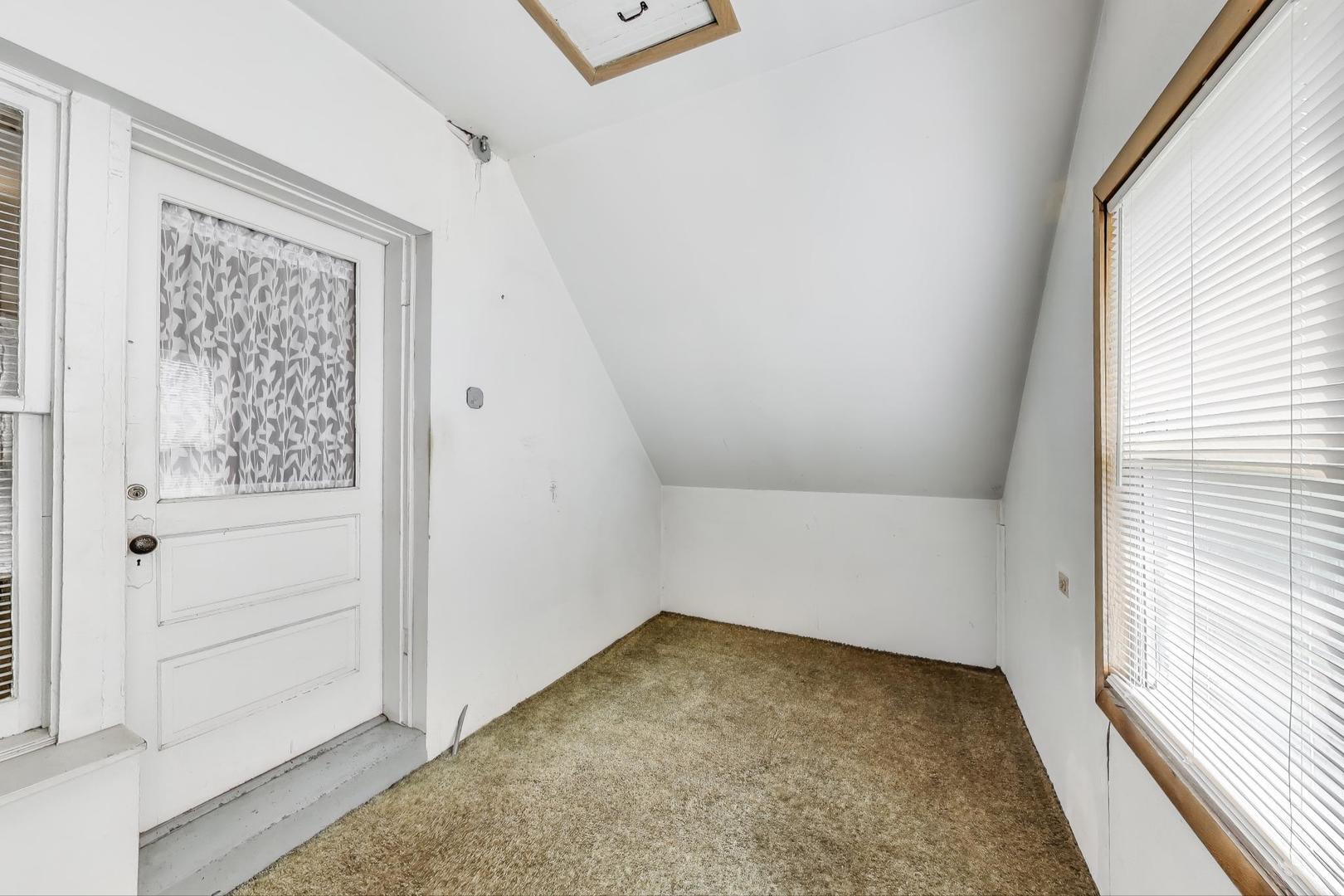 2125 W Walton Street Property Photo 27