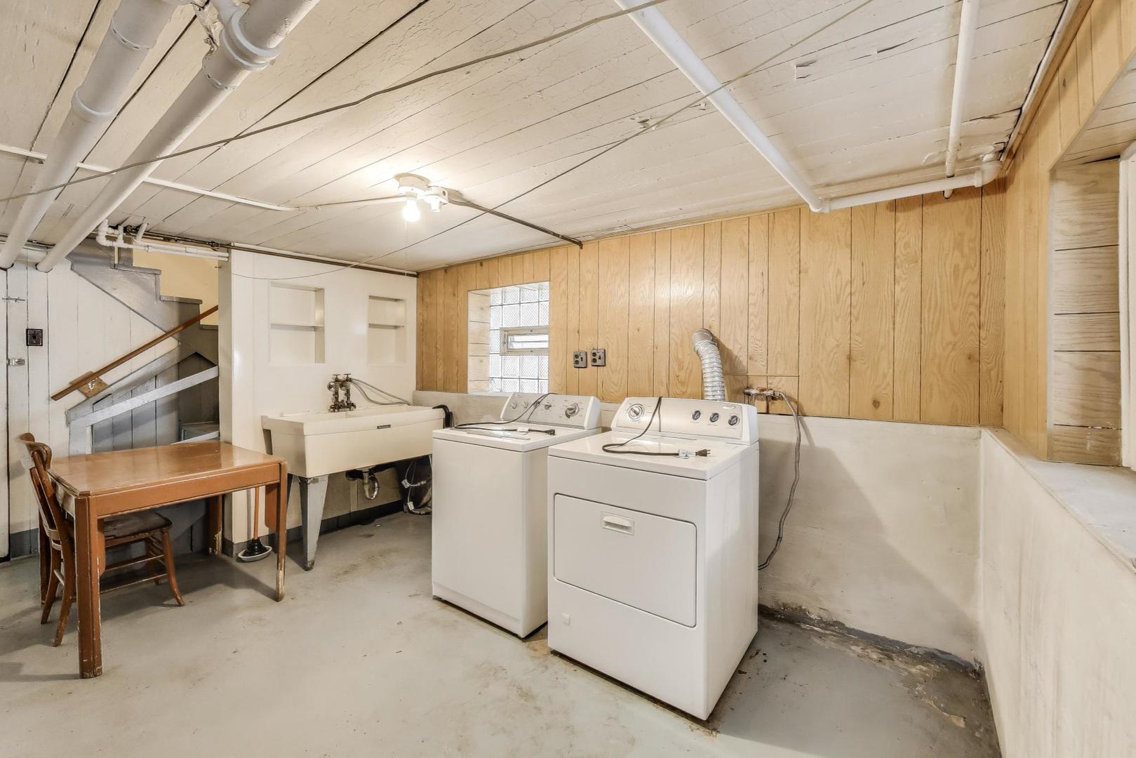 2125 W Walton Street Property Photo 31