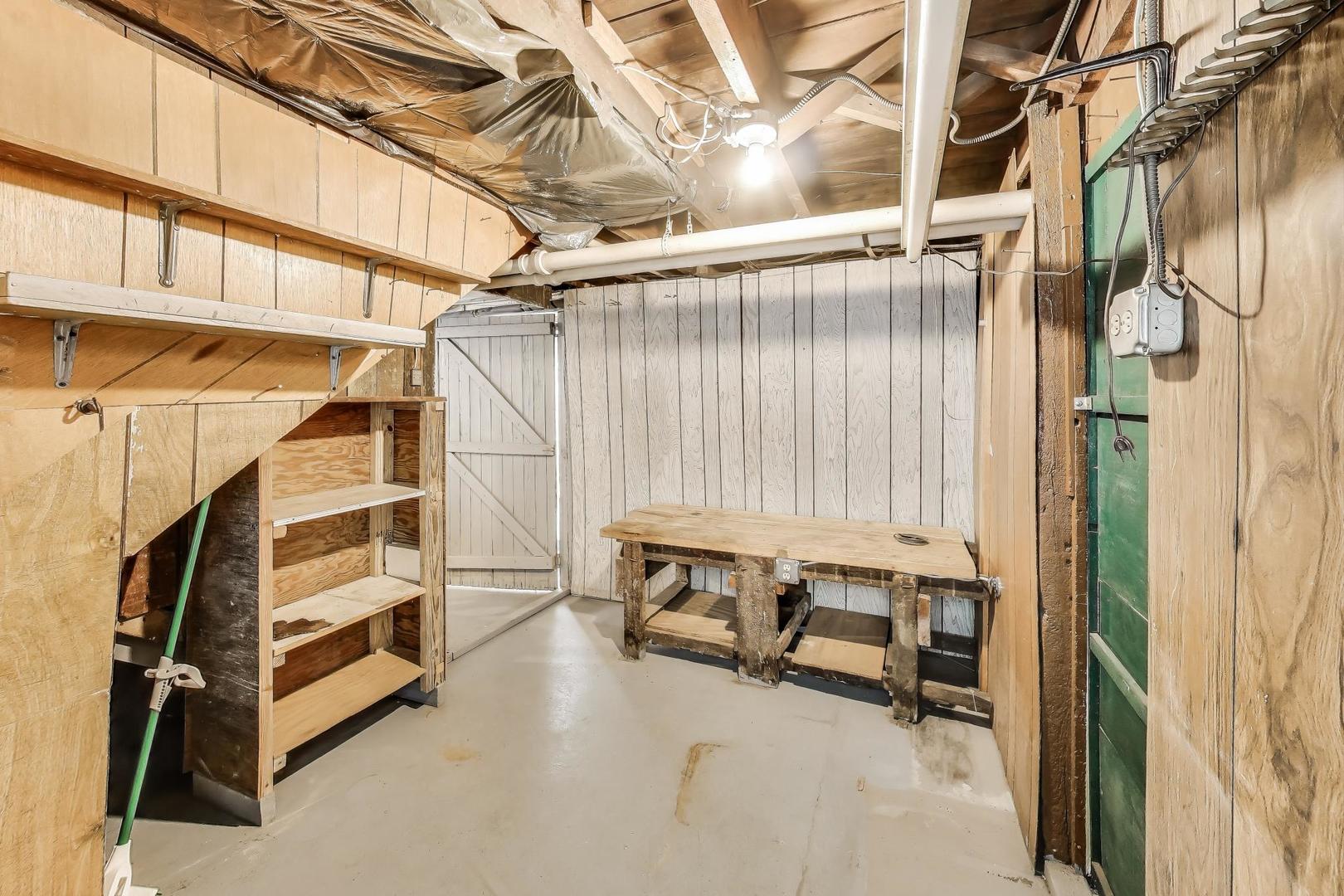2125 W Walton Street Property Photo 35