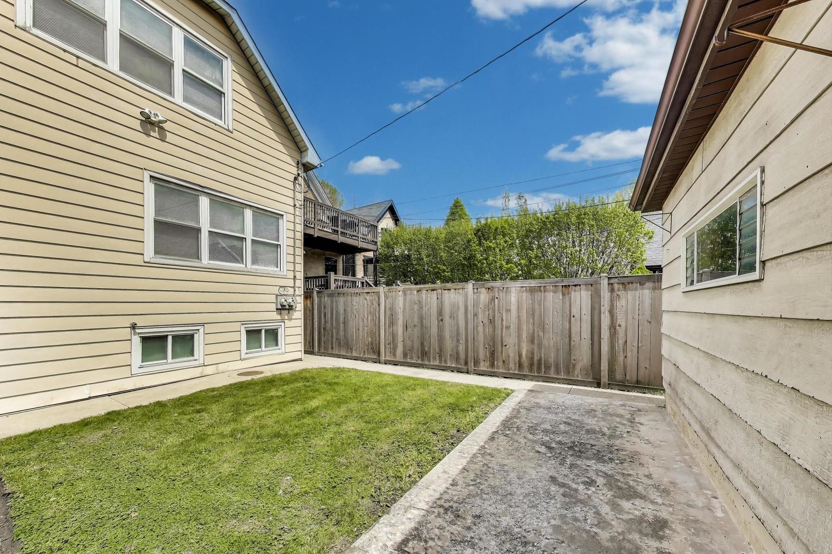 2125 W Walton Street Property Photo 40